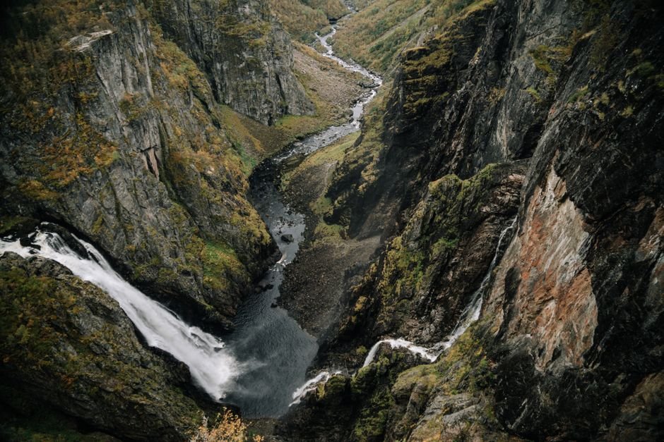 Sonhar com cachoeira gigante