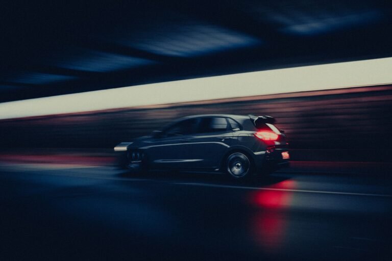 Sonhar com Carro Sem Freio: O Que Esse Pesadelo Quer Avisar