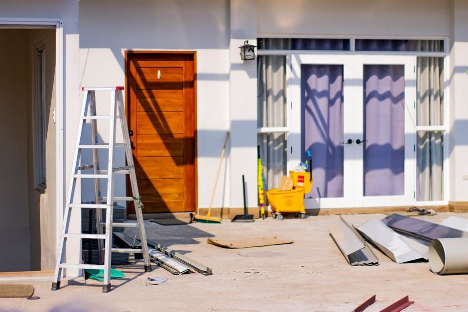 Sonhar com casa em construção ou reforma