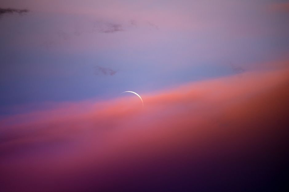 Sonhar com lua caindo ou se aproximando da Terra