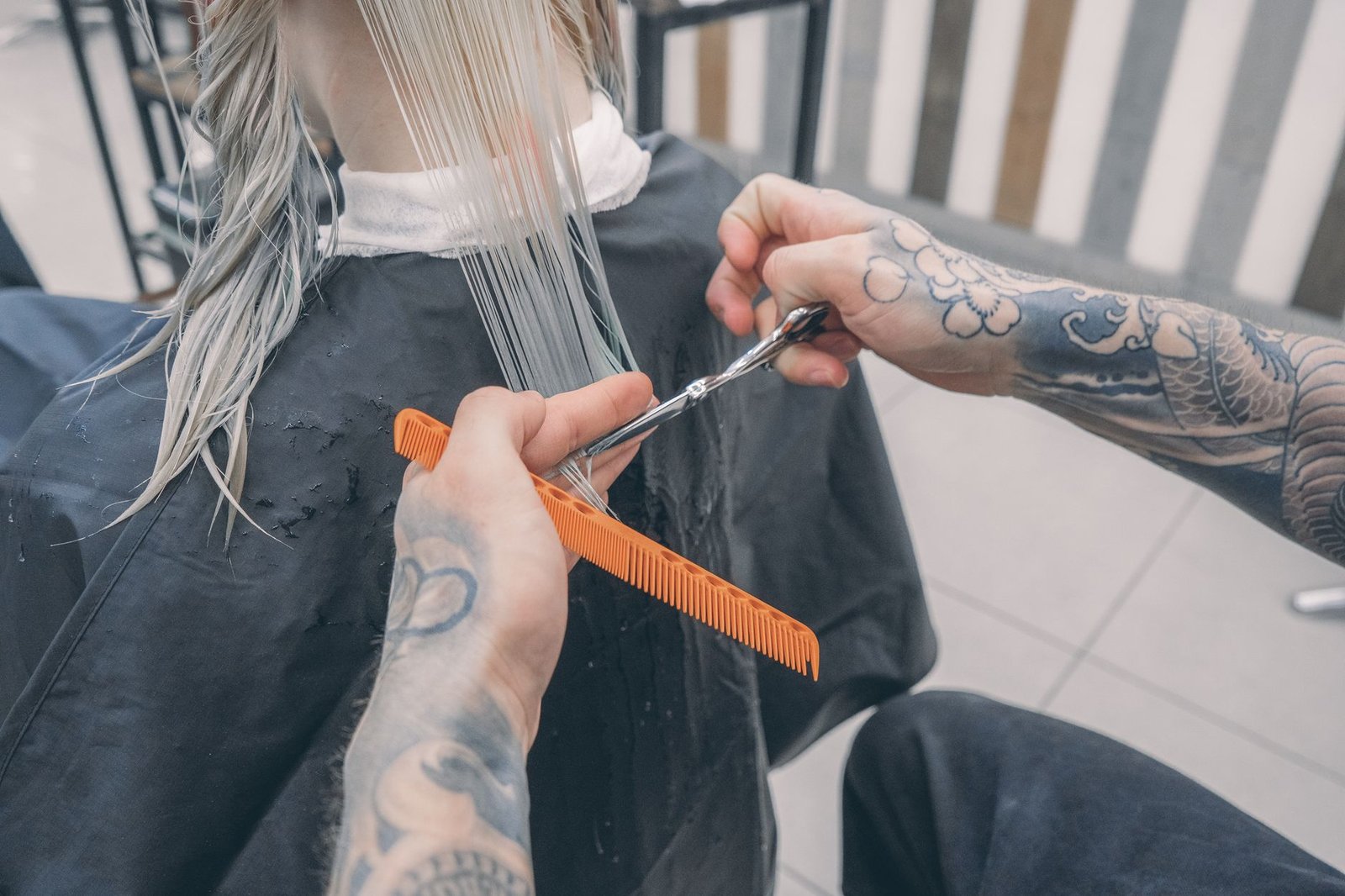 Sonhar Cortando o Cabelo: Mudança ou Perda? Entenda o Significado
