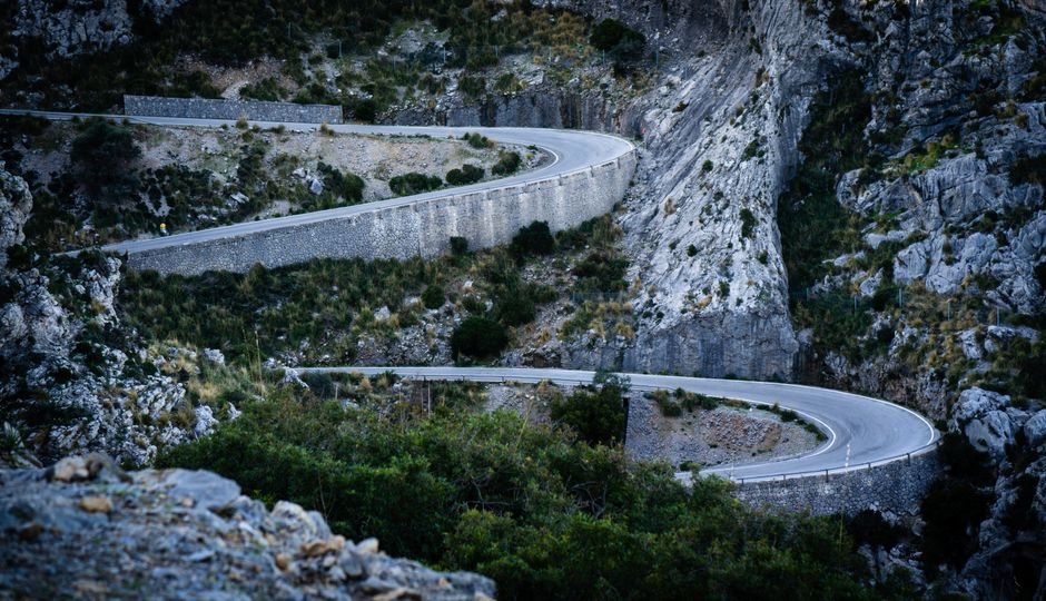 Sonhar descendo uma ladeira sem freio