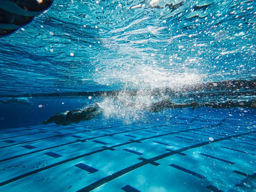 Sonhar que se afoga na piscina