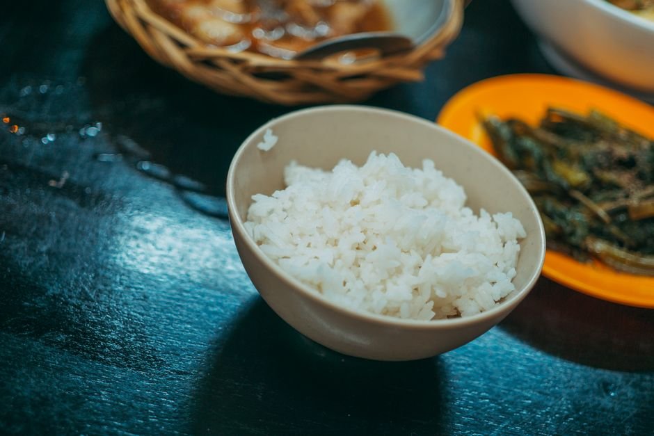 Sonhar com arroz cozido