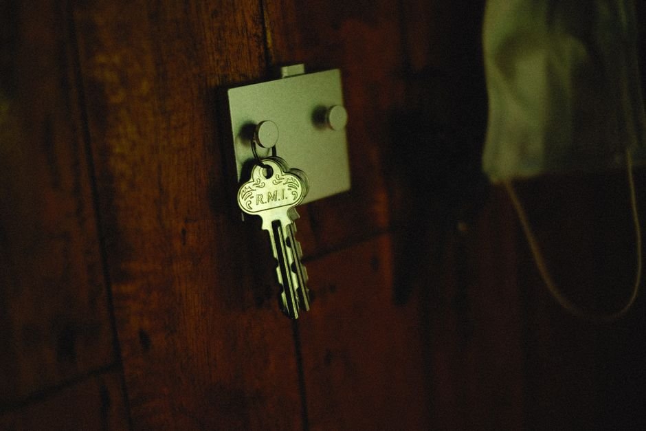Portas, janelas, escadas e elevadores