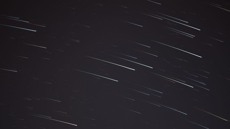 Sonhar com estrela cadente colorida