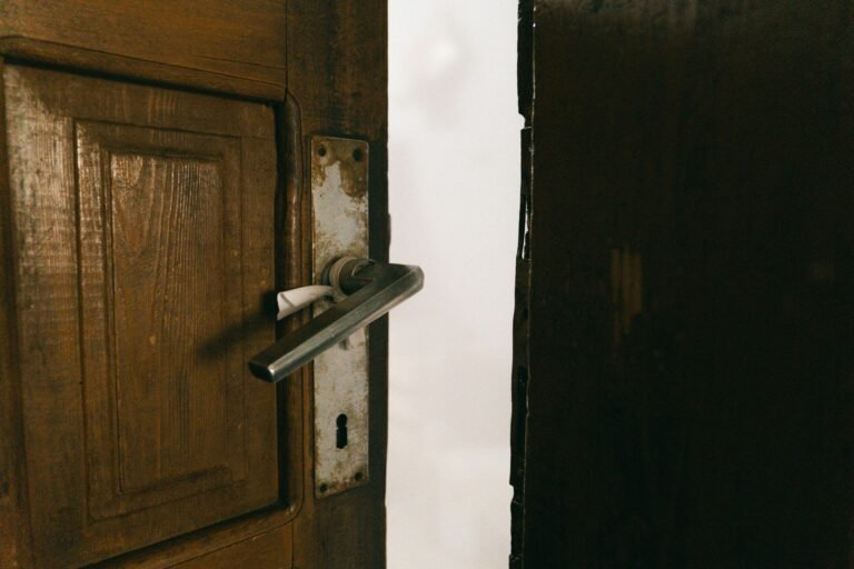 Sonhar com porta trancada: o que isso pode estar te dizendo?