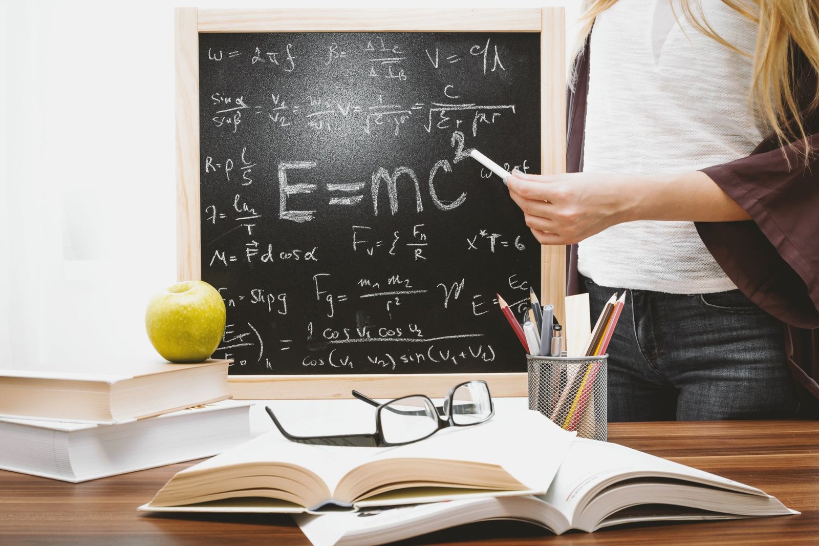 Sonhar com Professor: O Que Essa Figura de Autoridade Representa?