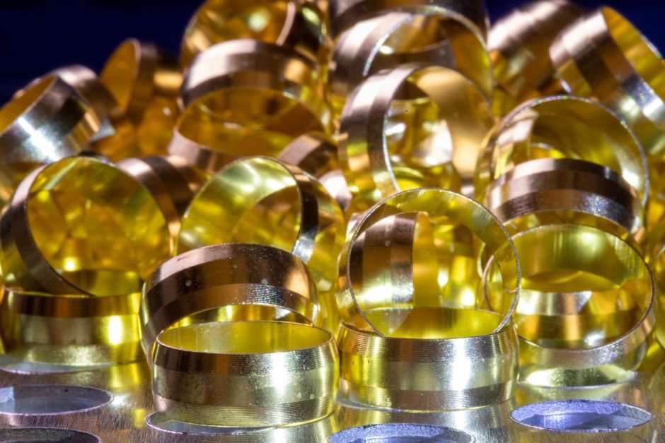Sonhar com algo dourado ou amarelo muito brilhante