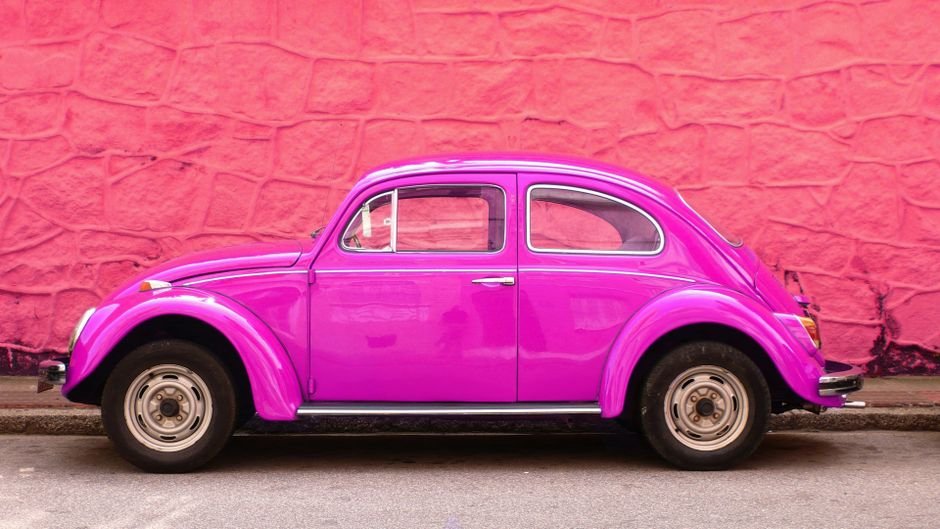 Sonhar com carro rosa