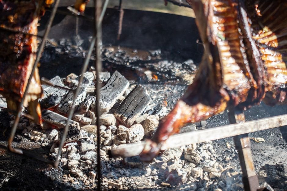 Sonhar com churrasco queimado ou mal passado