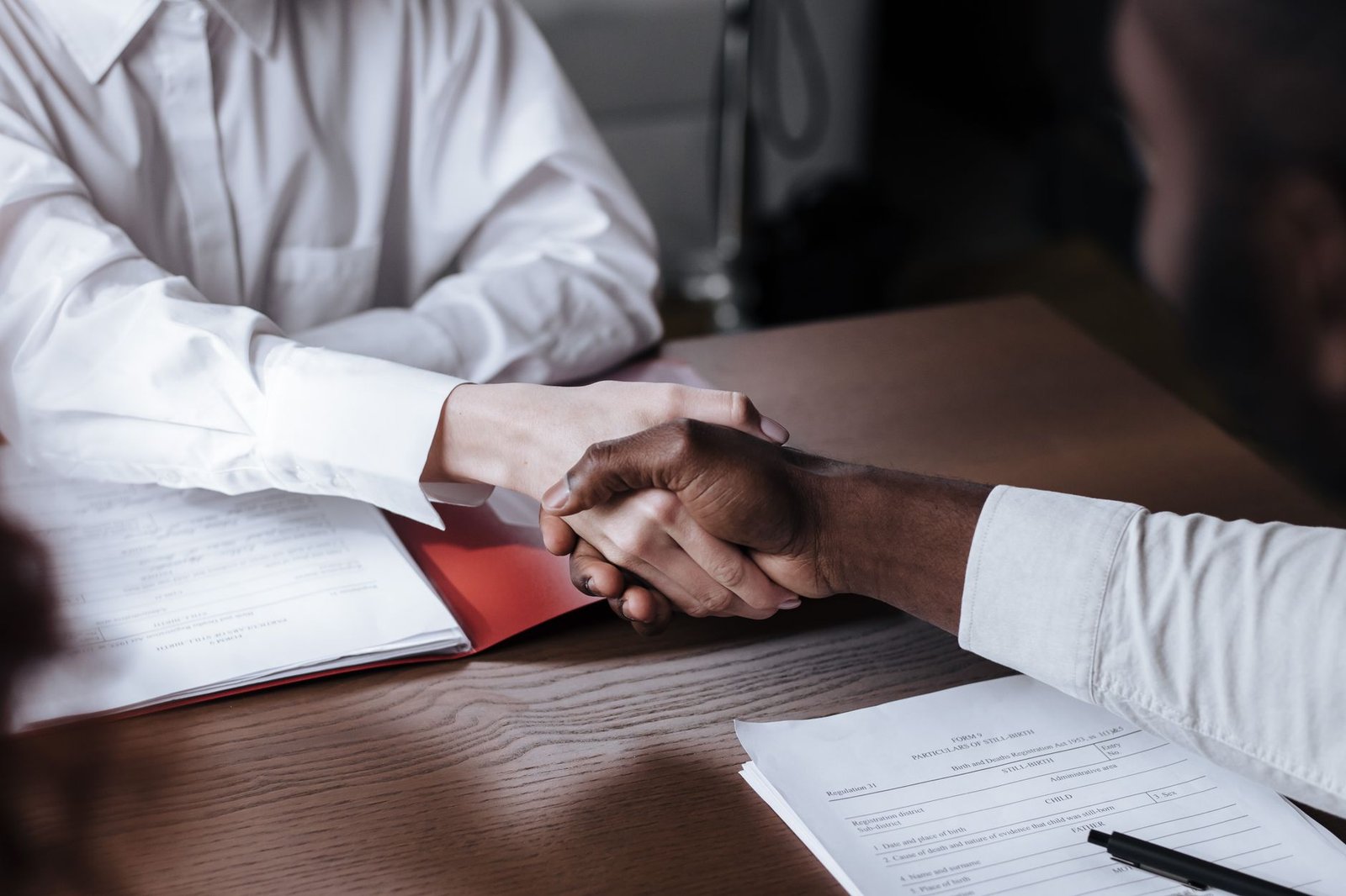 Sonhar com Entrevista de Emprego: ansiedade real ou um sinal de que você está pronta?