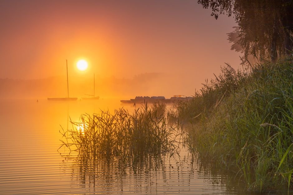 Sonhar com nevoeiro sobre um lago ou mar