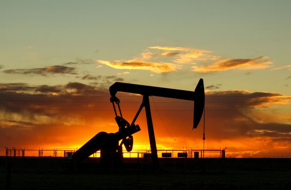 Sonhar com poço de petróleo