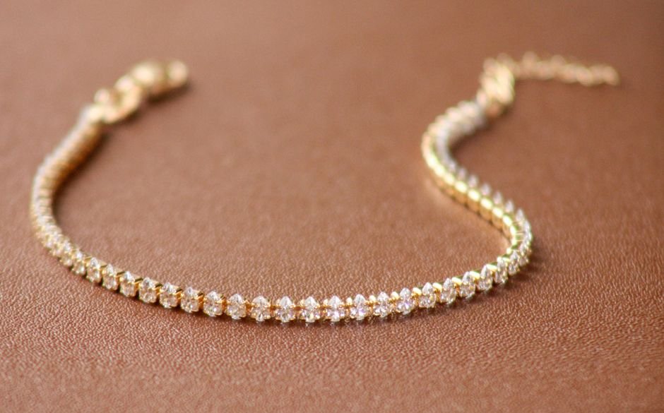 Sonhar com Pulseira Brilhando