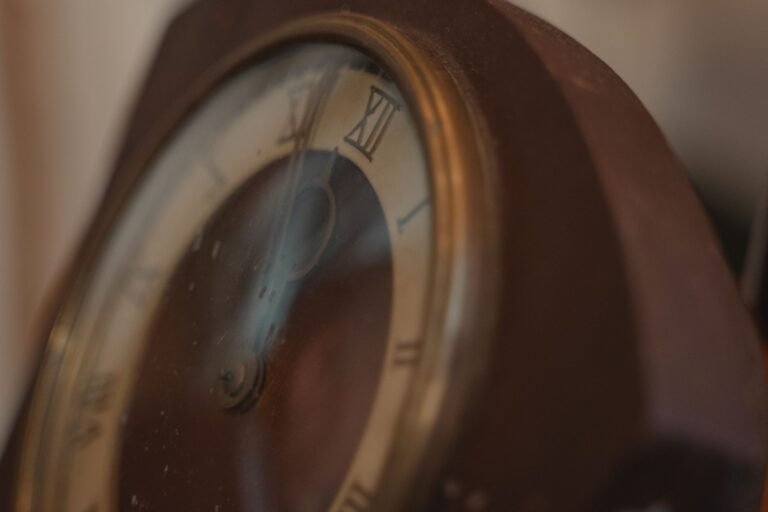 Sonhar com relógio parado: o que esse sonho quer te dizer sobre o tempo?