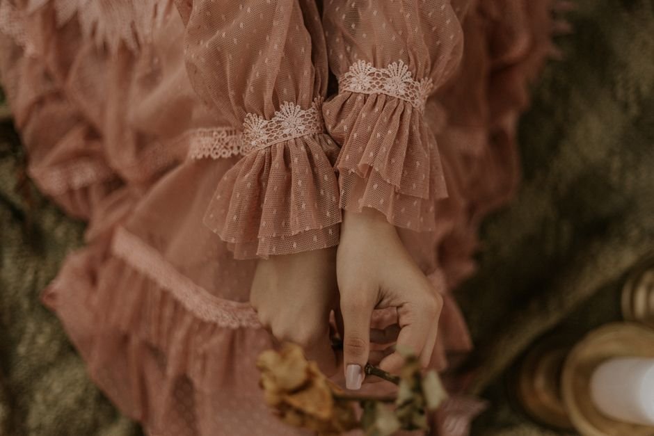 Sonhar com roupa rosa