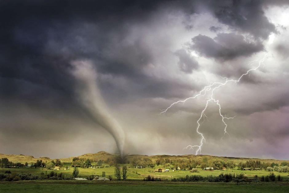 Sonhar com tornado se aproximando